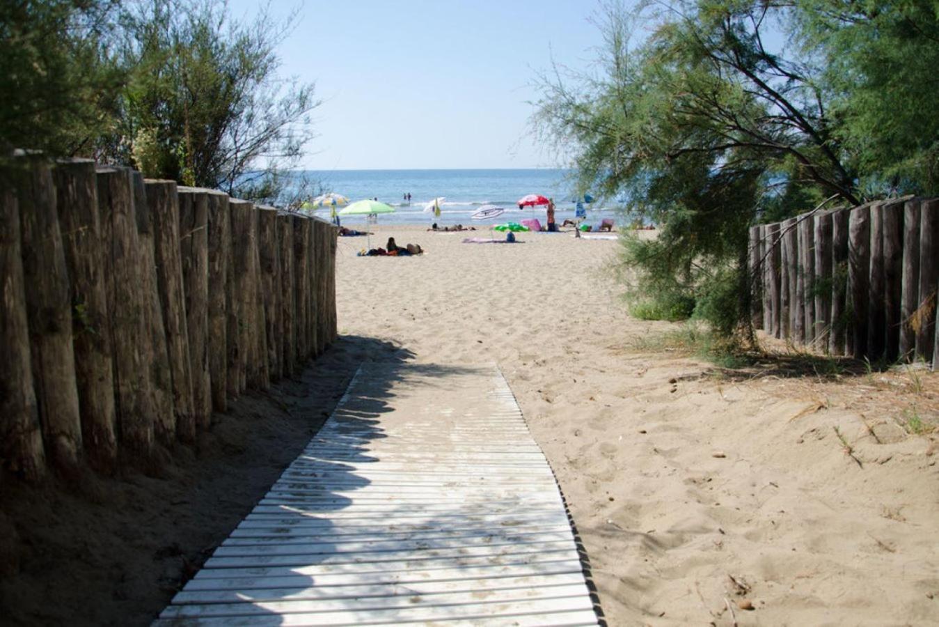 Residence Solalto San Vincenzo Bagian luar foto
