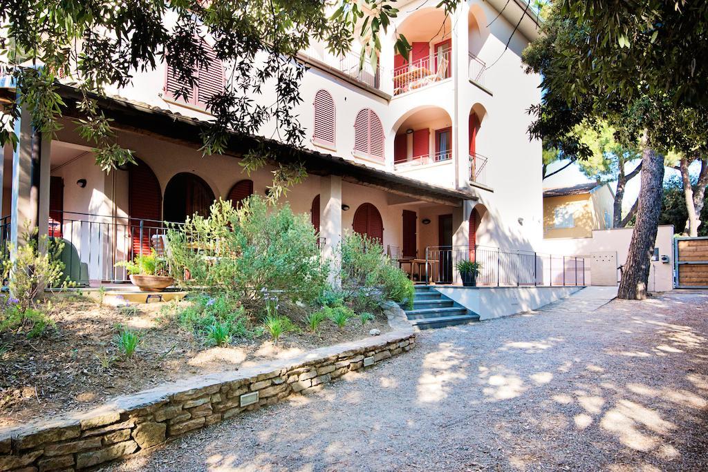 Residence Solalto San Vincenzo Bagian luar foto